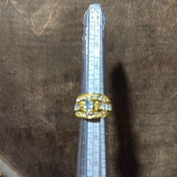 Elegant Gold Plated Zirconia Women's Ring - Picture 9 of 10
